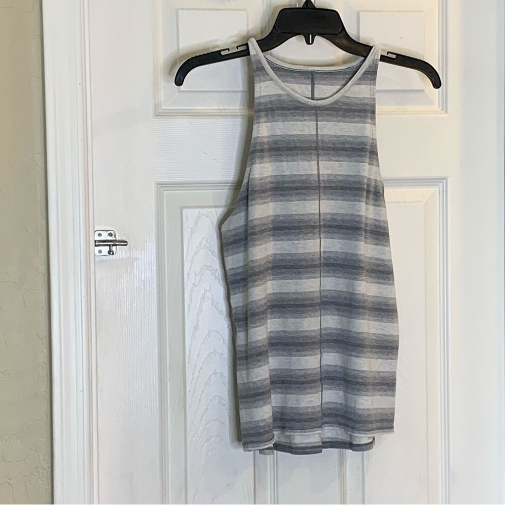 Lululemon Find Your Zen Tank in the Capilano Stripe White Heathered Grey Size 8 - Picture 3 of 7